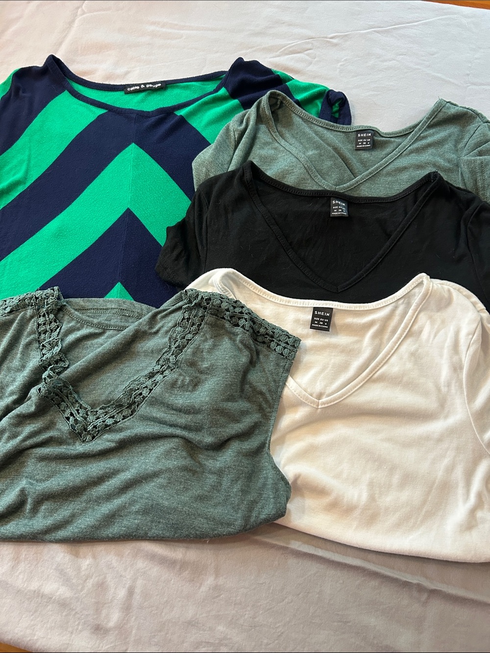 Women’s size medium ruched side top bundle